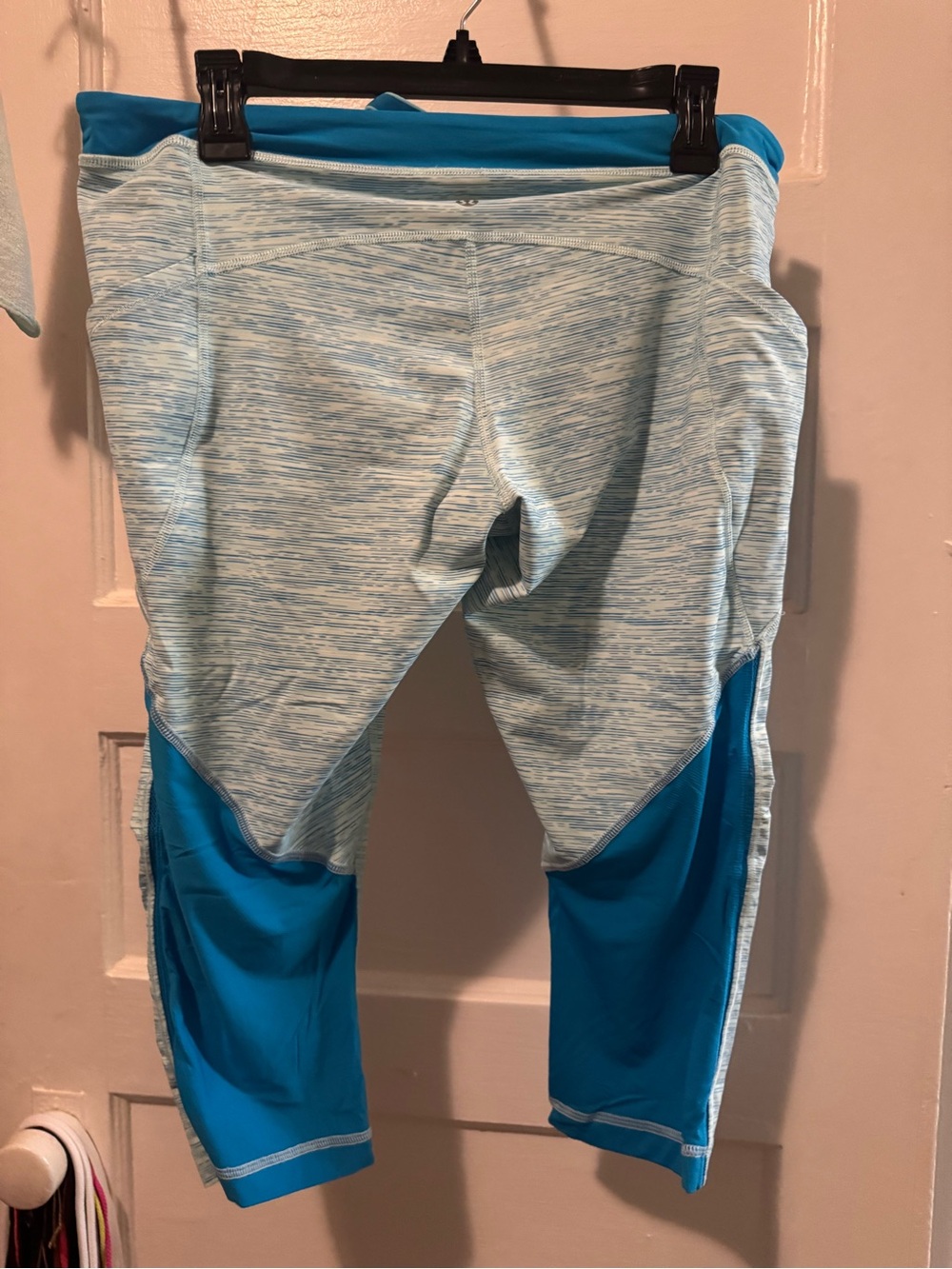 lululemon athletica Light Blue and White Space-Dye Capri with Teal Waistband - Picture 2 of 8